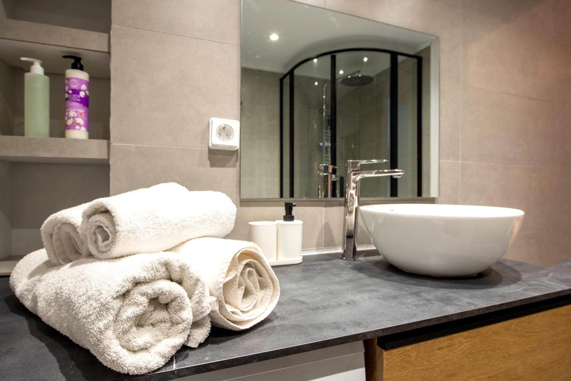 Spacious And Modern One Bedroom Apartment Αθήνα Εξωτερικό φωτογραφία